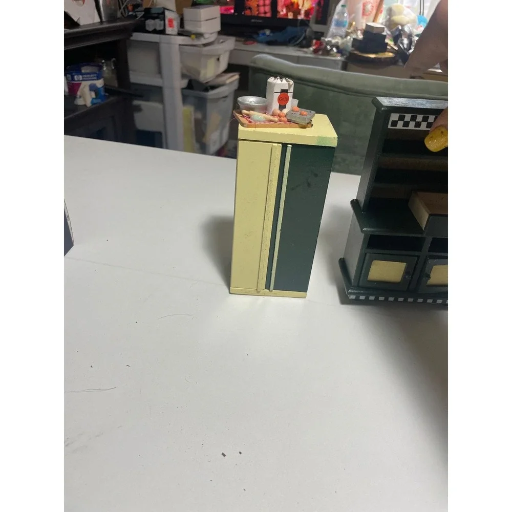 Dollhouse Furniture 1:12 Melissa & Doug Storage Closet Food Pantry Cupboard